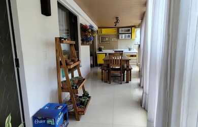 Imagem: O apartamento possui 2 Dormitórios, 2 Banheiros, 1 Vaga na