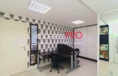 Imagem: O depósito possui 1 Vaga na garagem, 40m² de Área e está