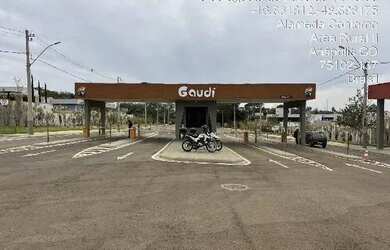 Imagem: A casa em condomínio possui 3 Dormitórios, 3 Banheiros, 10m²