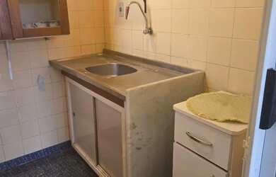 Imagem: O apartamento possui 1 Dormitório, 1 Banheiro, 1 Vaga na garagem