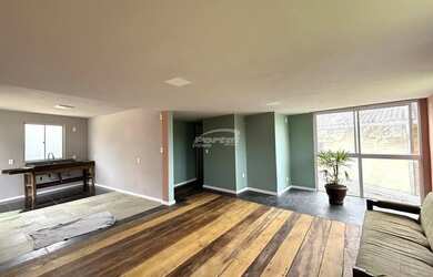 Imagem: A casa possui 2 Dormitórios, 1 Banheiro, 1 Vaga na garagem