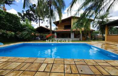 Imagem: A casa em condomínio possui 5 Dormitórios, 4 Banheiros, 5