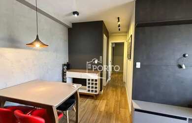 Imagem: O apartamento possui 2 Dormitórios, 2 Banheiros, 2 Vagas na