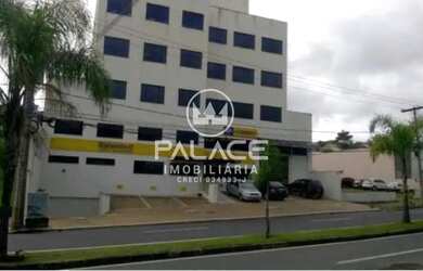 Imagem: O depósito possui 1 Vaga na garagem, 9m² de Área e está