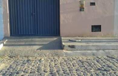 Imagem: A casa possui 2 Dormitórios, 1 Banheiro, 5 Vagas na garagem