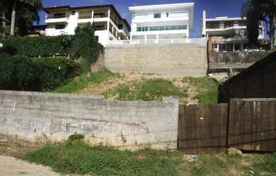 Imagem: O terreno possui 432m² de Área e está localizado em Agronômica