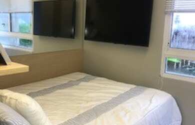 Imagem: O studio possui 1 Dormitório, 1 Banheiro, 1 Vaga na garagem