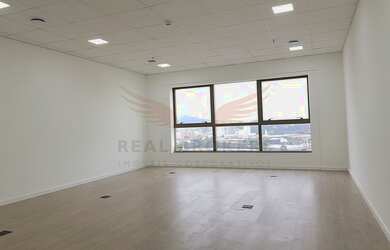 Imagem: O depósito possui 1 Vaga na garagem e 44m² de Área e está