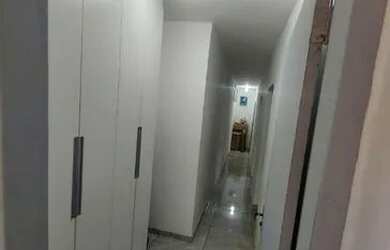 Imagem: A casa possui 1 Dormitório, 1 Banheiro e está localizado