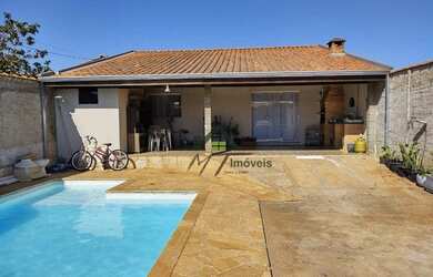 Imagem: A casa possui 2 Dormitórios, 2 Banheiros, 256m² de Área e