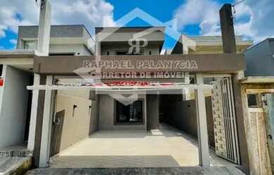 Imagem: A casa possui 3 Dormitórios, 4 Banheiros, 2 Vagas na garagem