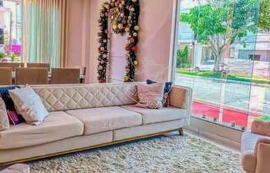 Imagem: A casa em condomínio possui 4 Dormitórios, 5 Banheiros, 4