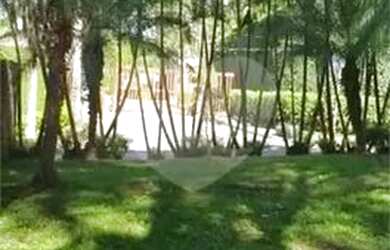 Imagem: O terreno possui 1.000m² de Área e está localizado em Paraisópolis