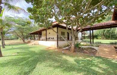 Imagem 2: Casa para venda condomínio fechado chácara alto da Boa Vista 3 suítes Go 020 Senador Cane