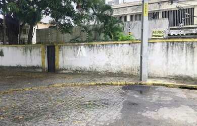 Imagem: A casa possui 4 Dormitórios, 3 Banheiros, 4 Vagas na garagem