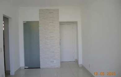 Imagem: O apartamento possui 1 Dormitório, 1 Banheiro, 36m² de Área