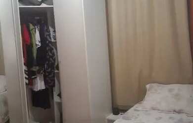 Imagem: A casa possui 3 Dormitórios, 4 Banheiros, 2 Vagas na garagem