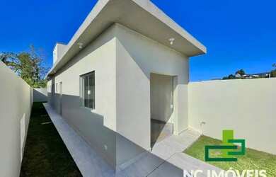 Imagem: A casa possui 2 Dormitórios, 2 Banheiros, 1 Vaga na garagem