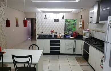 Imagem 3: Excelente casa na QNM 36. 250m² de Área, 4 Vagas na garageme4 Dormitórios