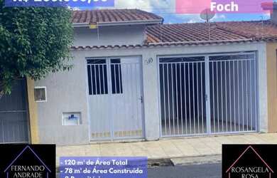 Imagem: A casa possui 2 Dormitórios, 1 Banheiro, 1 Vaga na garagem