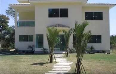 Imagem: A casa à venda possui 4 Dormitórios, 5 Banheiros, 4 Vagas