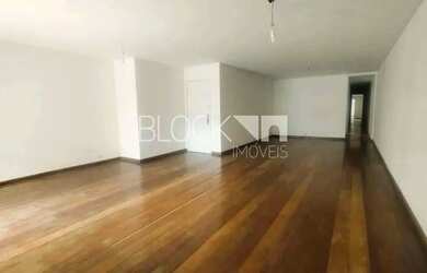 Imagem: O apartamento possui 4 Dormitórios, 5 Banheiros, 3 Vagas na