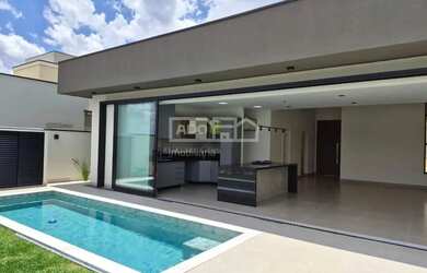 Imagem: A casa em condomínio possui 2 Dormitórios, 4 Banheiros, 4