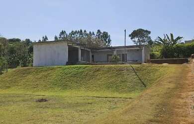 Imagem: A chácara possui 2000m² de Área e está localizado em Santo