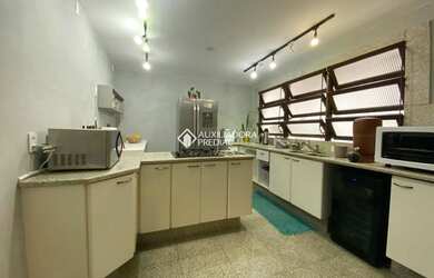 Imagem 8: Casa espaçosa na Trindade