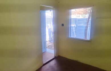 Imagem 6: Alugo casa kitinet. Varanda, 1 Banheiroe1 Dormitório