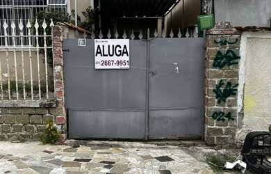 Imagem: A casa possui 2 Dormitórios, 2 Banheiros, 2 Vagas na garagem