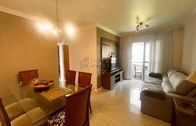 Imagem: O apartamento possui 3 Dormitórios, 1 Banheiro, 1 Vaga na garagem