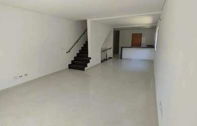 Imagem 2: Casa à venda com 3 dormitórios no Embaré em Santos