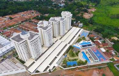 Imagem: O apartamento possui 2 Dormitórios, 2 Banheiros, 2 Vagas na