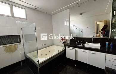 Imagem 3: Casa à venda em Morada do Sol, Montes Claros - 4 quartos, 2 suítes, 4 vagas