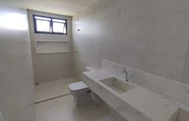 Imagem 5: Casa Alto Padrão no Alphaville LN2 4 Suítes, Projeto Sabine Rosas, Piscina e Sofisticação