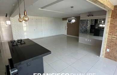 Imagem: O apartamento possui 4 Dormitórios, 4 Banheiros, 3 Vagas na