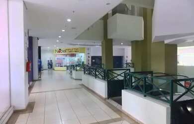 Imagem 8: Shopping Center à venda, 109 lojas, 86 vagas descobertas e 14 vagas cobertas,...