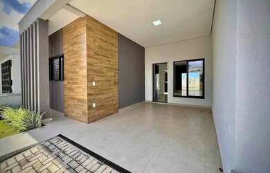 Imagem: A casa possui 3 Dormitórios e 3 Banheiros e está localizado