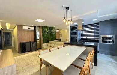 Imagem: O apartamento possui 2 Dormitórios, 1 Banheiro, 2 Vagas na