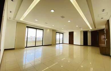 Imagem: O apartamento possui 4 Dormitórios, 2 Banheiros, 5 Vagas na