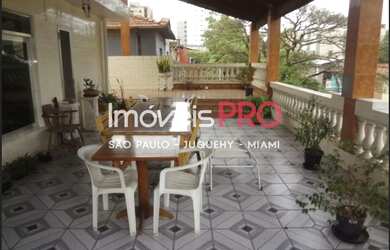 Imagem: A casa possui 5 Dormitórios, 2 Banheiros, 4 Vagas na garagem