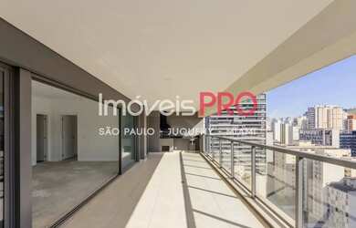 Imagem: O apartamento possui 4 Dormitórios, 5 Banheiros, 2 Vagas na