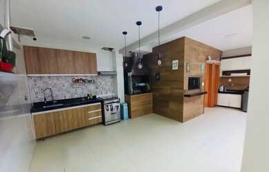 Imagem: A casa em condomínio possui 3 Dormitórios, 4 Banheiros, 2