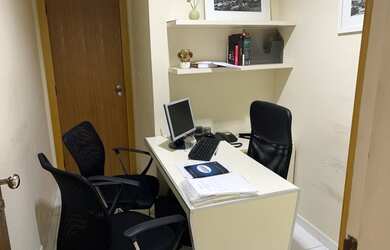 Imagem: A casa possui 5 Dormitórios, 5 Banheiros, 1 Vaga na garagem