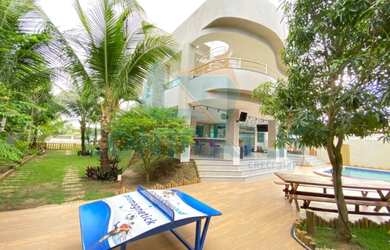 Imagem: A casa em condomínio possui 5 Dormitórios, 5 Banheiros, 5