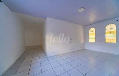 Imagem: A casa possui 2 Dormitórios, 2 Banheiros, 4 Vagas na garagem