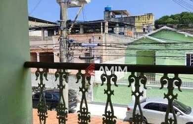 Imagem: A casa possui 4 Dormitórios, 2 Banheiros e 174m² de Área