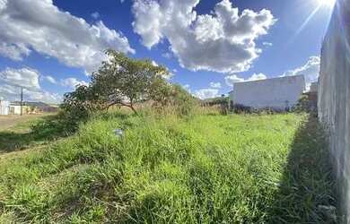 Imagem 2: Lote/Terreno para venda possui 300 metros quadrados em Jardim São José...