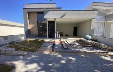 Imagem: A casa em condomínio possui 3 Dormitórios, 3 Banheiros, 4